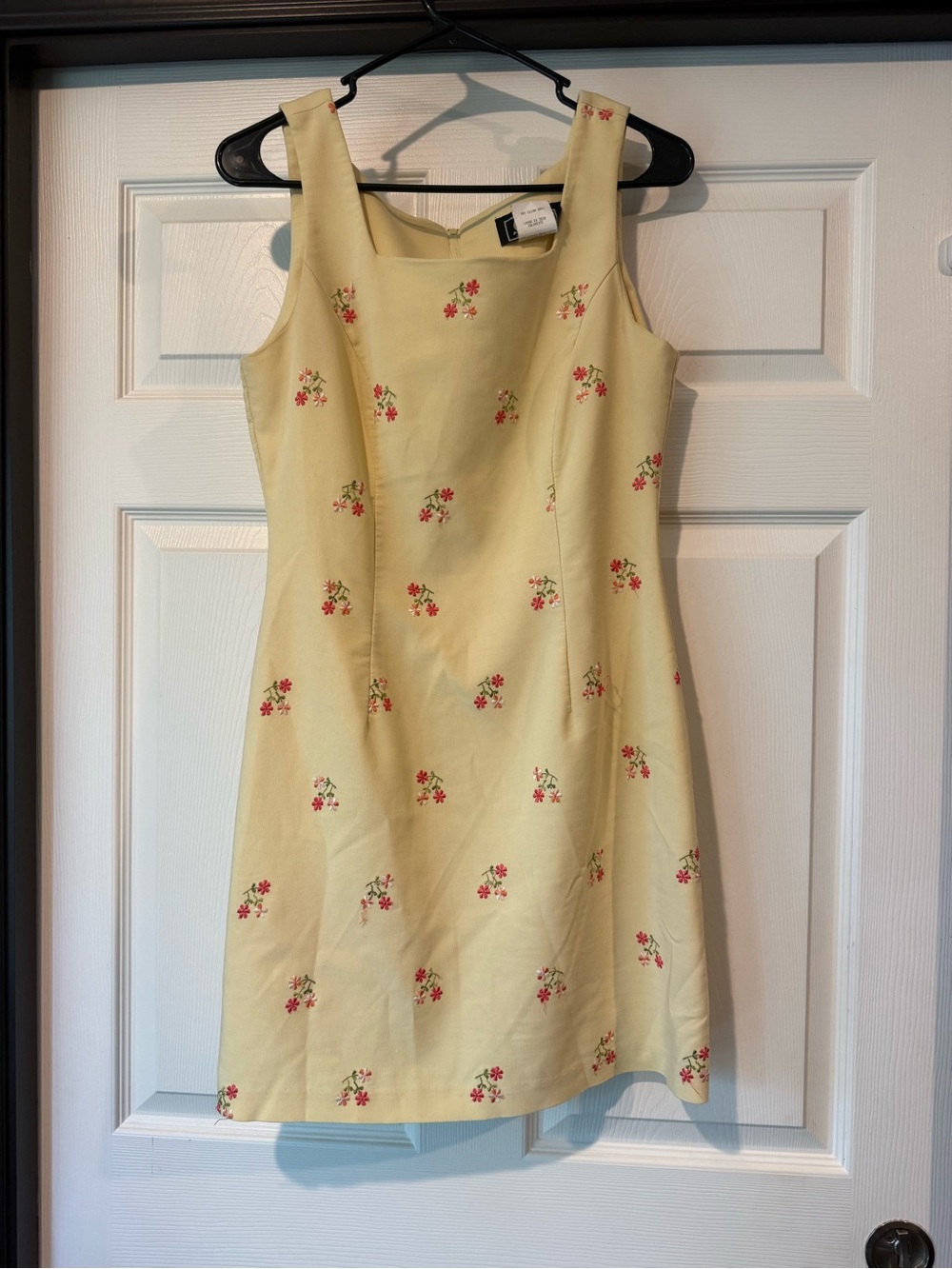 Y2K yellow embroidered dress city triangles vintage